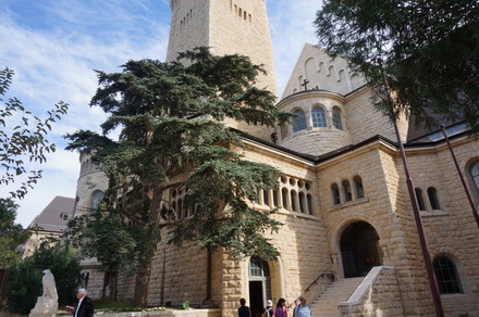 סיור לאוגוסטה ויקטוריה ולמתחם האוניברסיטה המורמונית. סיורים וטיולים בירושלים, בהדרכת נורית בזל - מדריכת טיולים